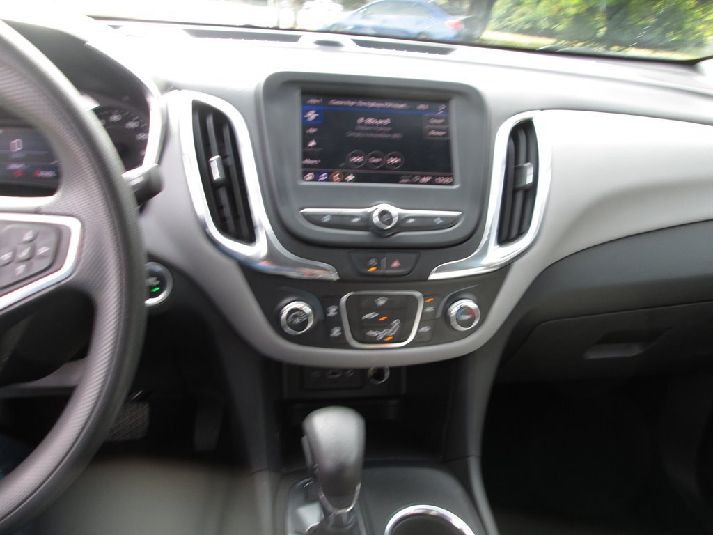 Used 2023 Chevrolet Equinox LS w/ LS Convenience Package AWD/4WD image 14