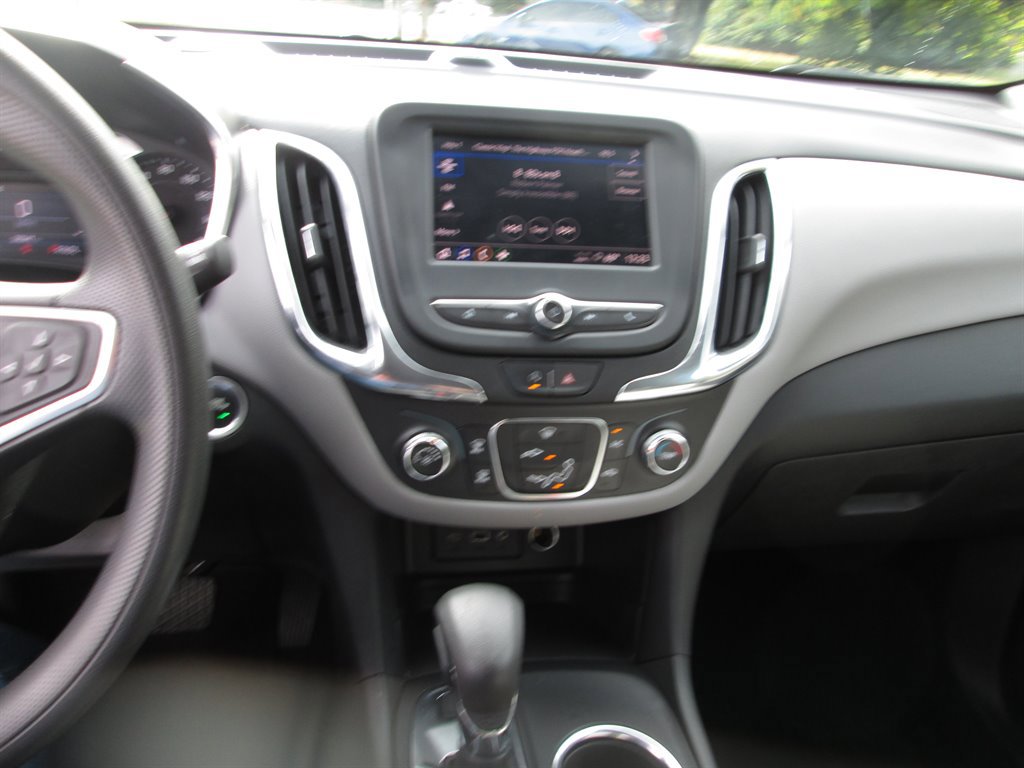 Used 2023 Chevrolet Equinox LS w/ LS Convenience Package image 14