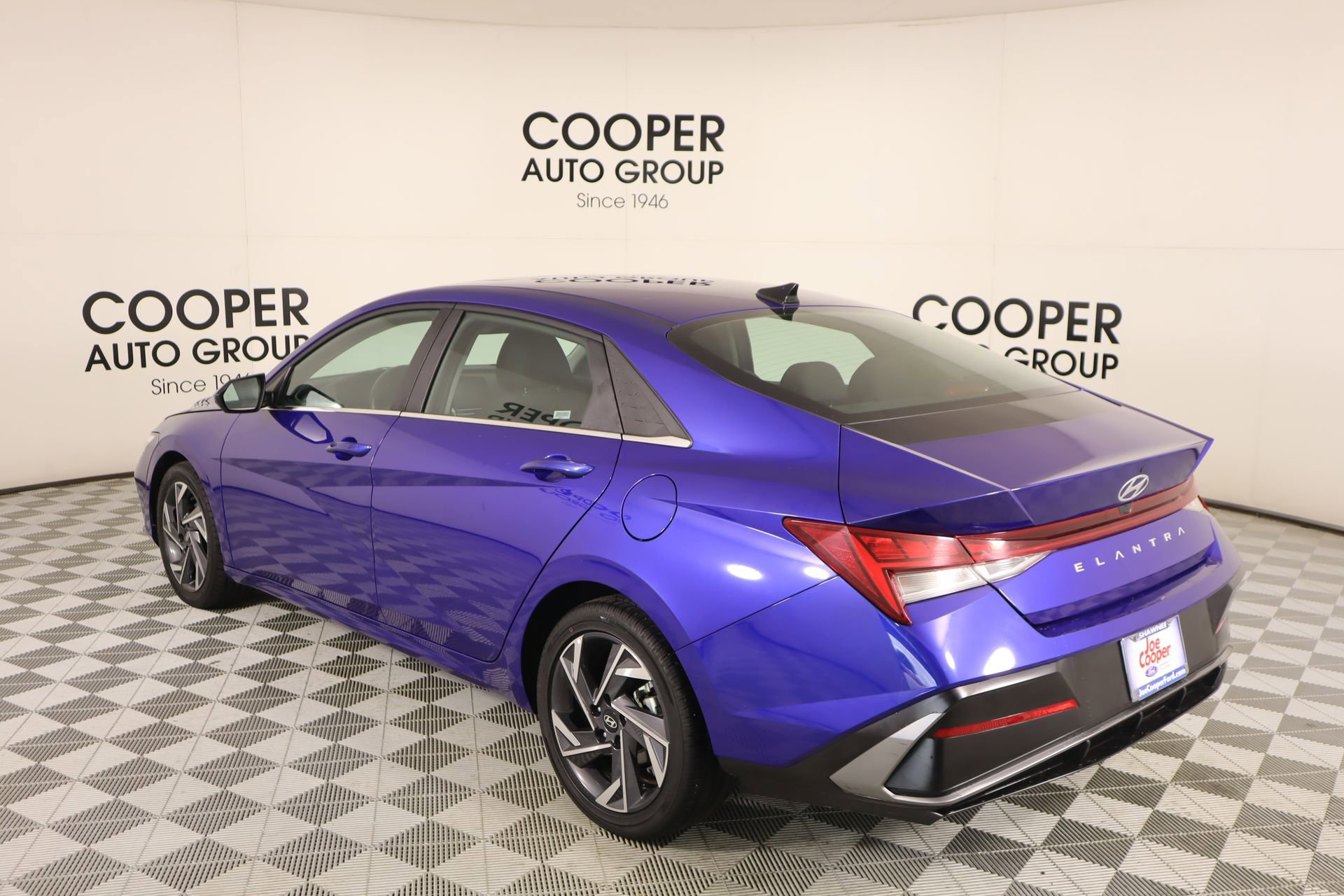 Used 2025 Hyundai Elantra SEL FWD image 23