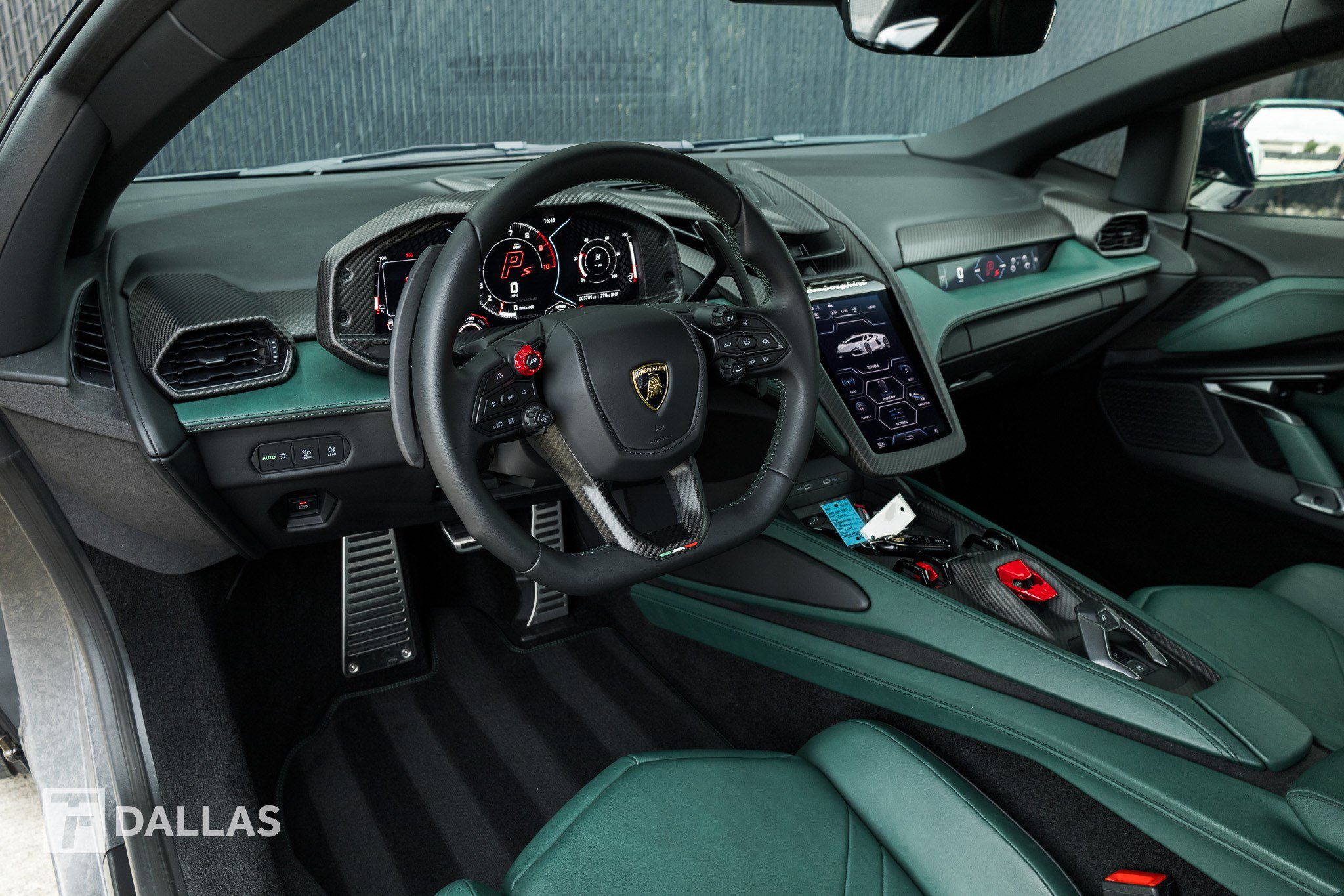 Used 2025 Lamborghini Revuelto AWD/4WD image 3