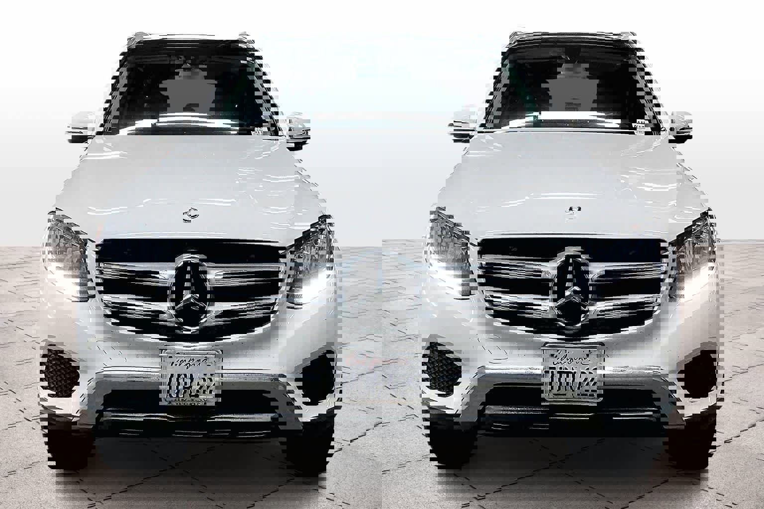 Used 2017 Mercedes-Benz GLC 300 4MATIC image 3