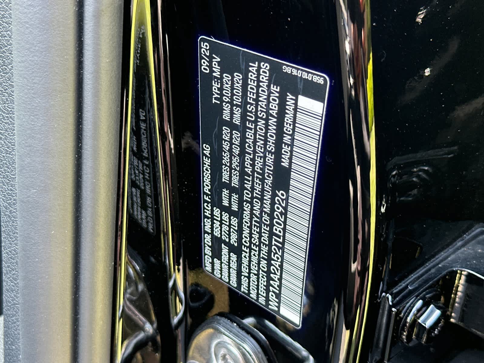 Certified 2026 Porsche Macan AWD/4WD image 33