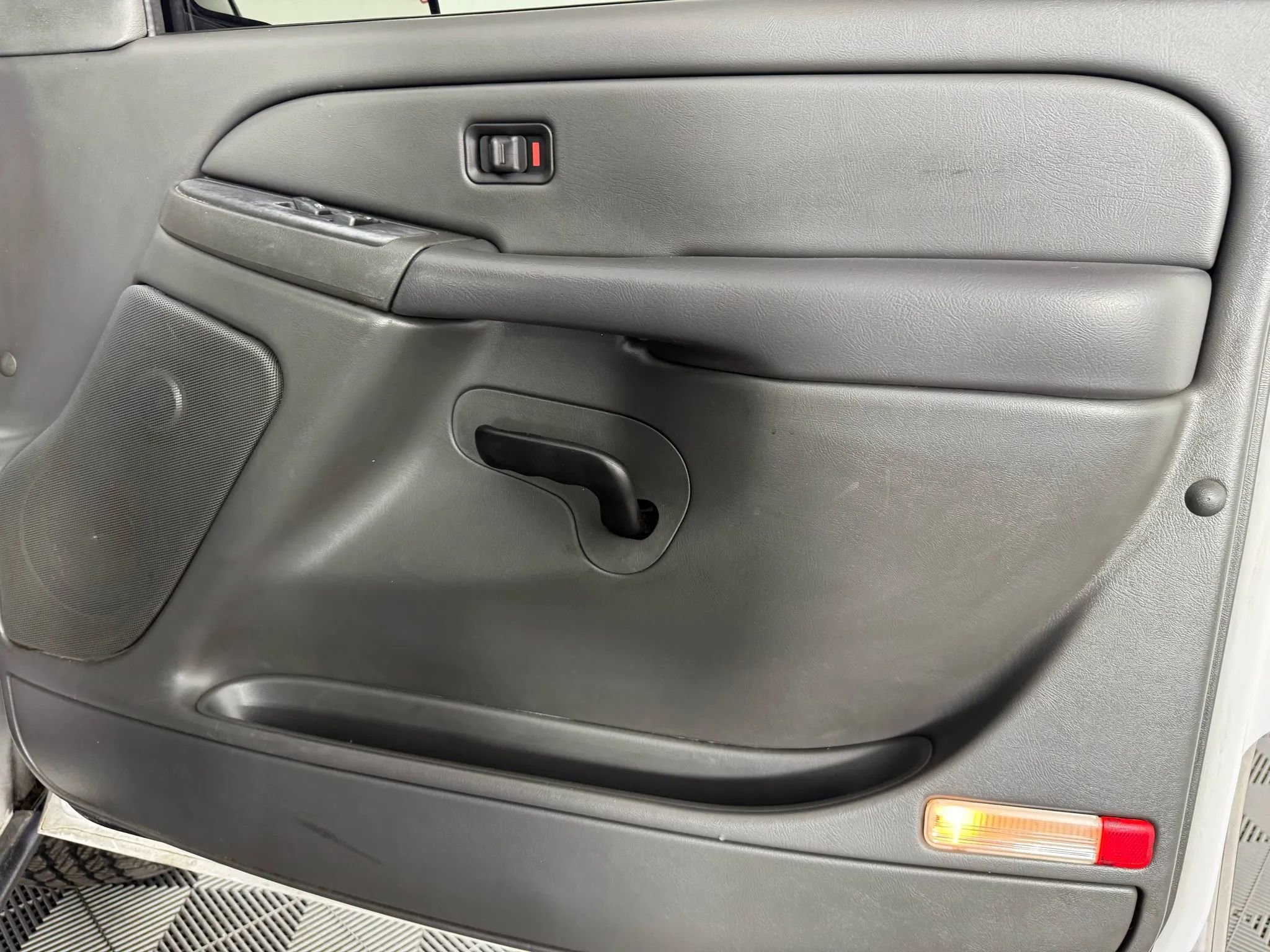 Used 2006 Chevrolet Silverado 1500 LT w/ Light Duty Power Package image 35