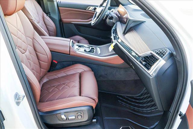 Used 2025 BMW X5 xDrive50e w/ Parking Assistance Package image 25