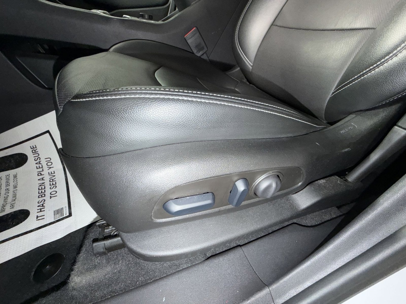 Used 2024 GMC Terrain SLT w/ Elevation Edition image 14