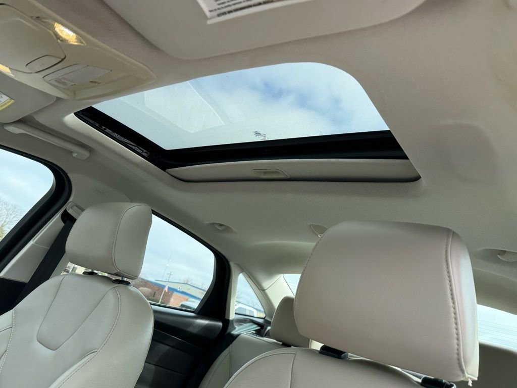 Used 2018 Ford Focus Titanium image 15