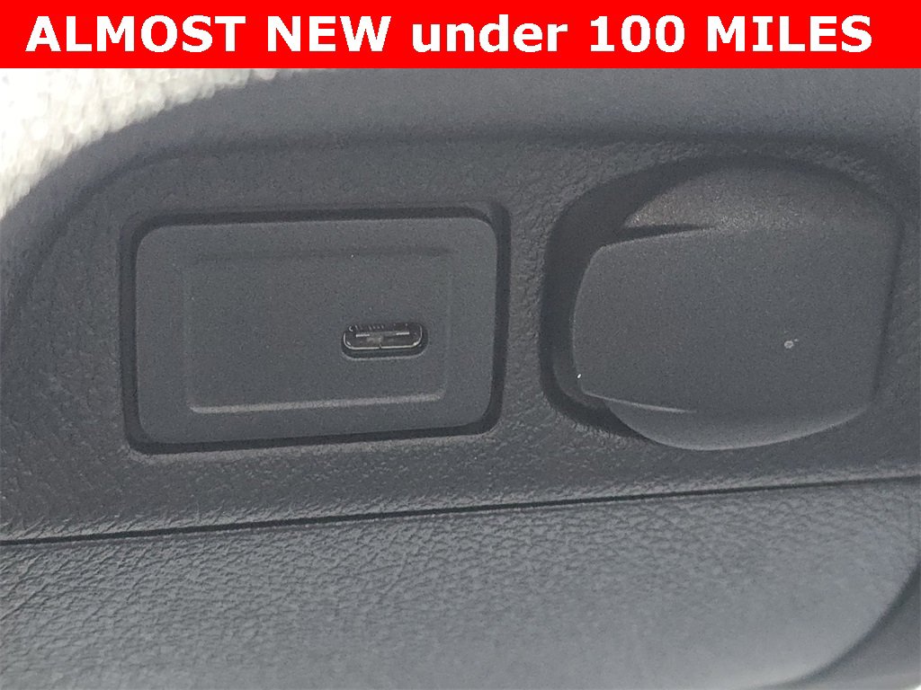 Used 2025 Mercedes-Benz Sprinter 2500 image 29