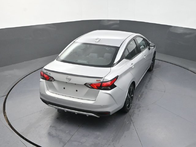 Used 2024 Nissan Versa SR FWD image 29