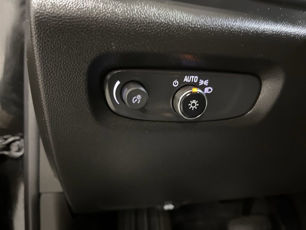 Certified 2022 Chevrolet Traverse Premier w/ Redline Edition image 17