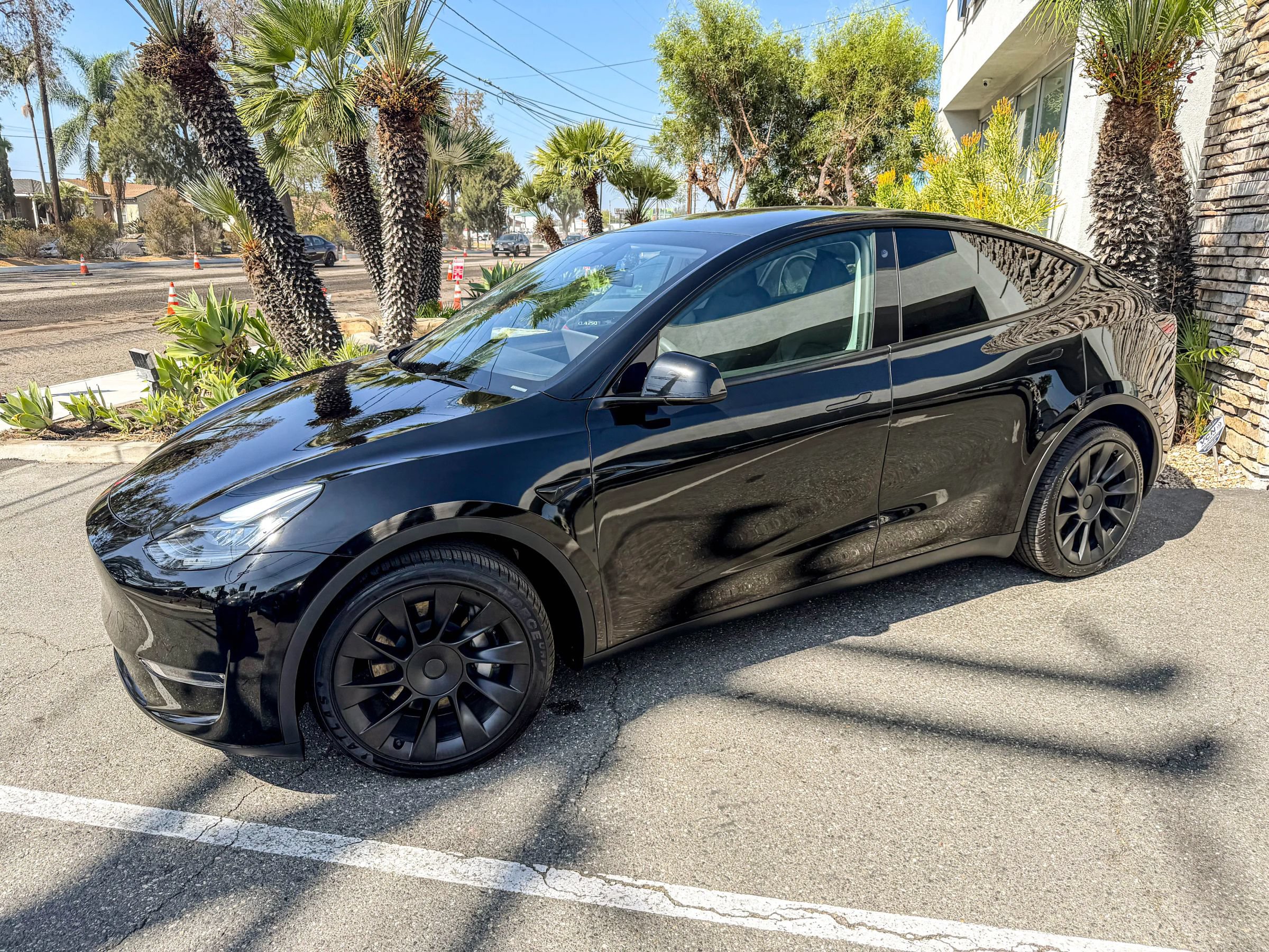 Used 2023 Tesla Model Y Long Range AWD/4WD image 6