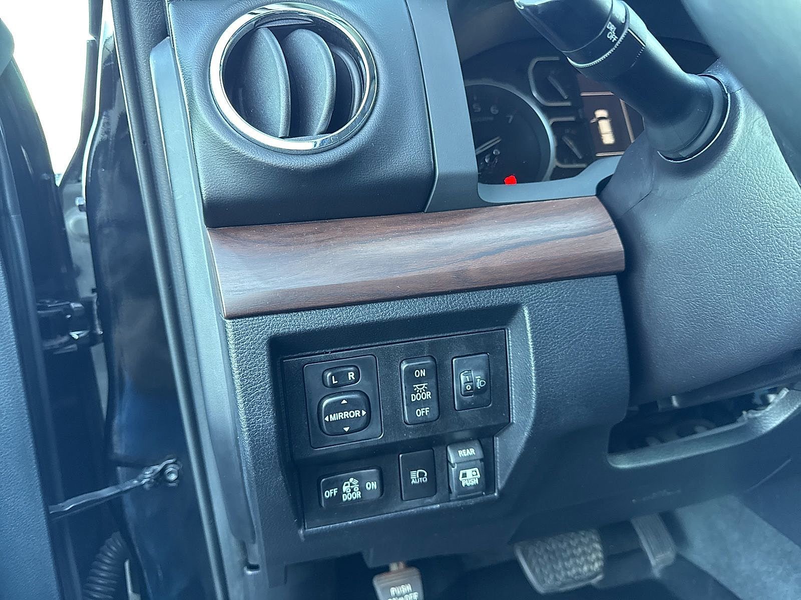 Used 2019 Toyota Tundra Limited image 20