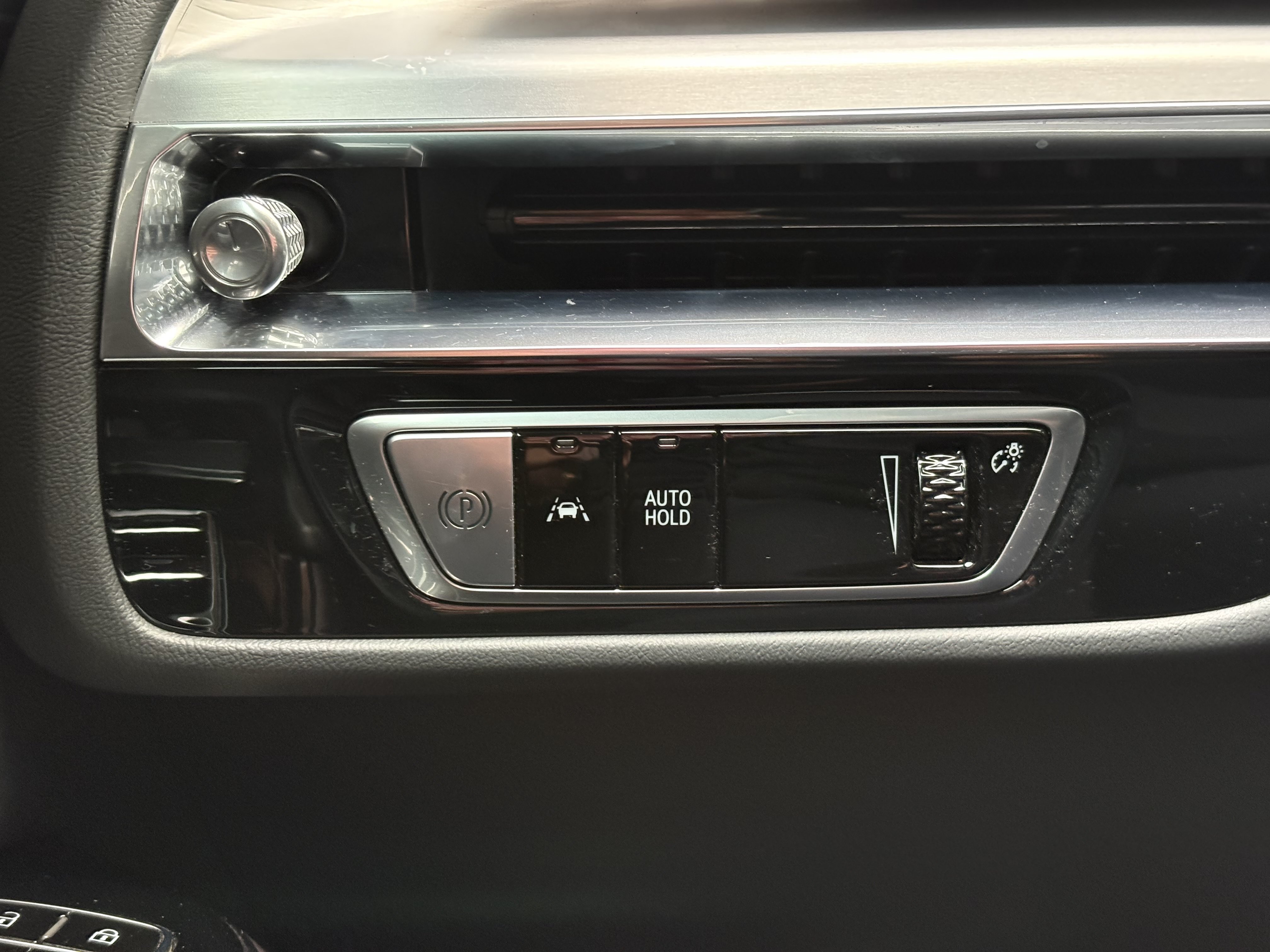 Certified 2024 Cadillac Lyriq Sport AWD/4WD image 18