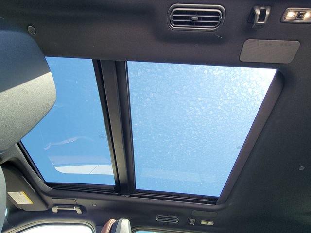 Certified 2025 Lincoln Navigator Reserve AWD/4WD image 11