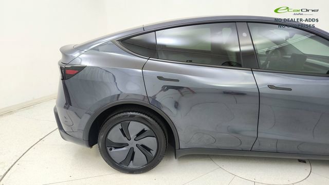 Used 2026 Tesla Model Y 2WD image 6