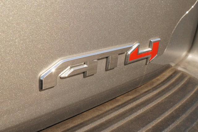 Used 2025 GMC Yukon AT4 Ultimate w/ LPO, Floor Liner Package AWD/4WD image 43