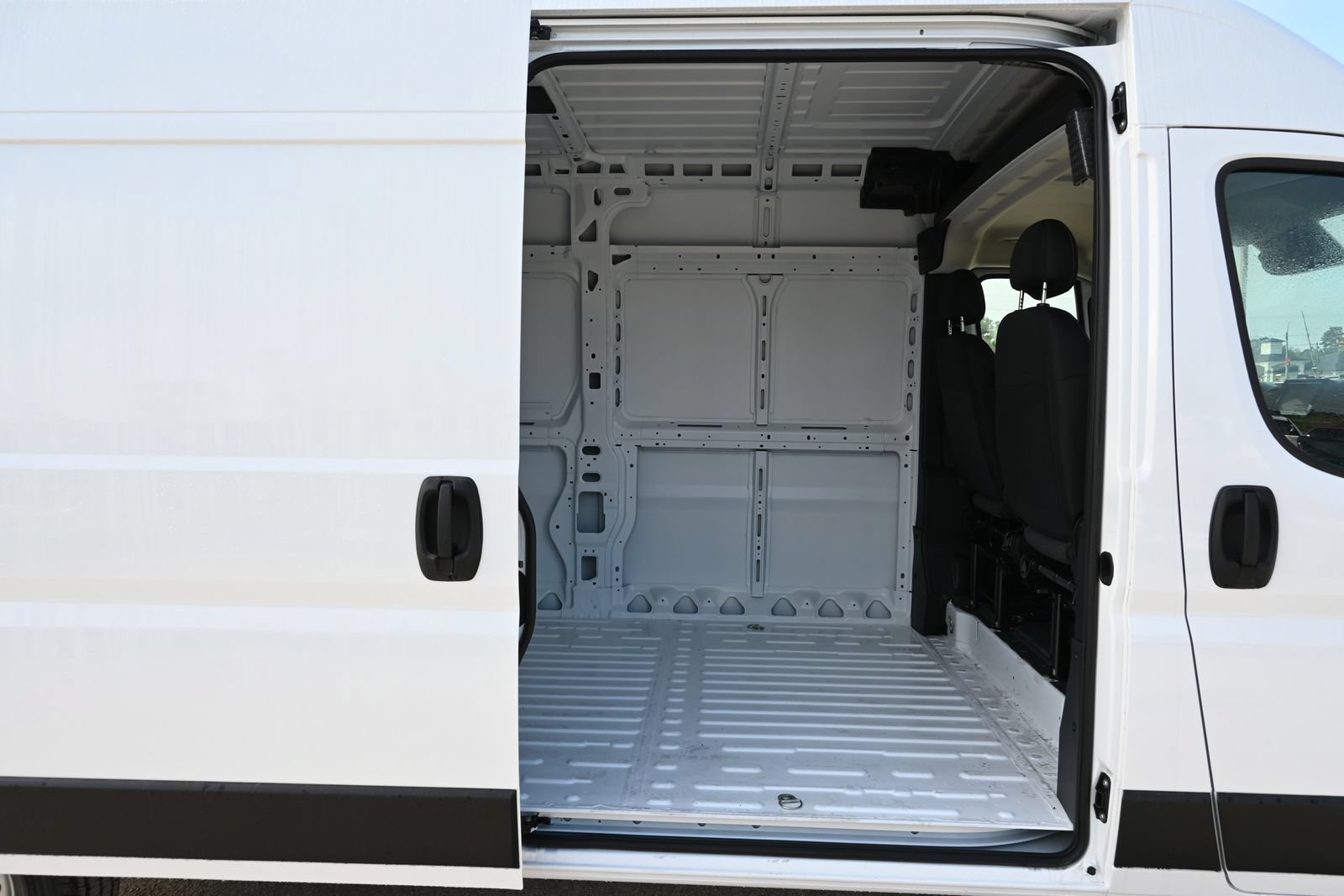 New 2026 RAM ProMaster 2500 w/ Convenience Group FWD image 22