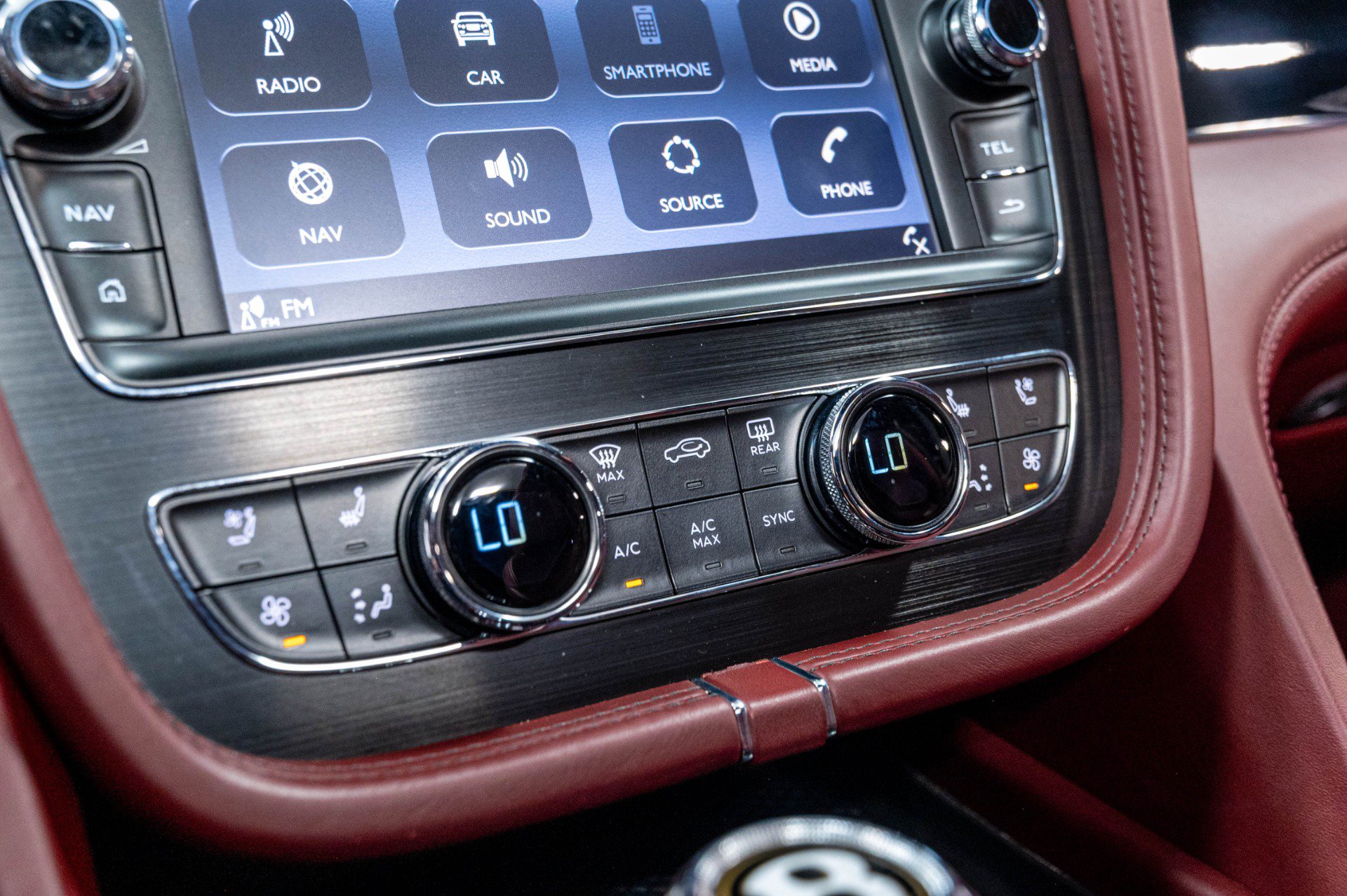 Used 2020 Bentley Bentayga AWD/4WD image 75