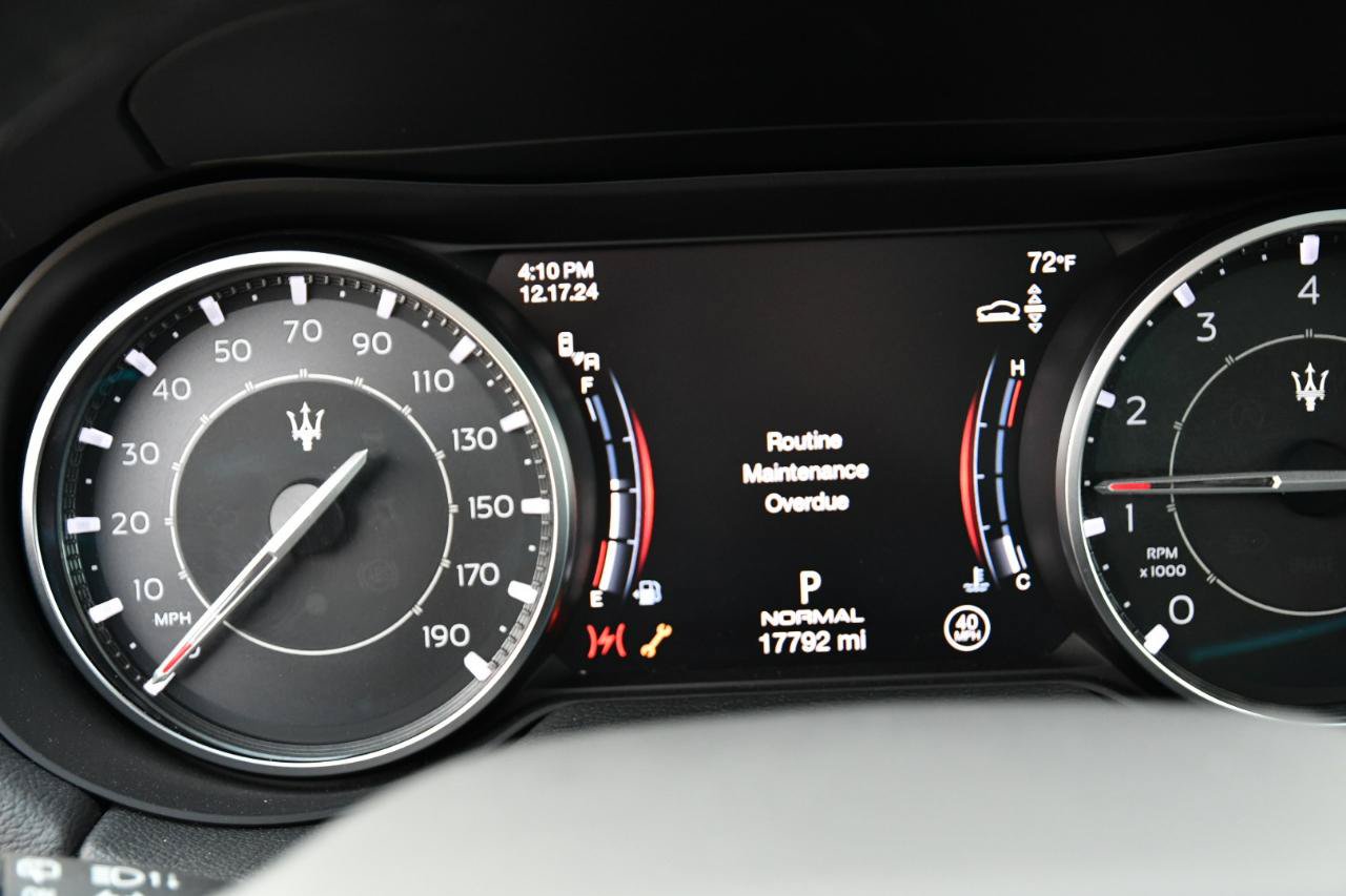 Used 2023 Maserati Levante Modena AWD/4WD image 13