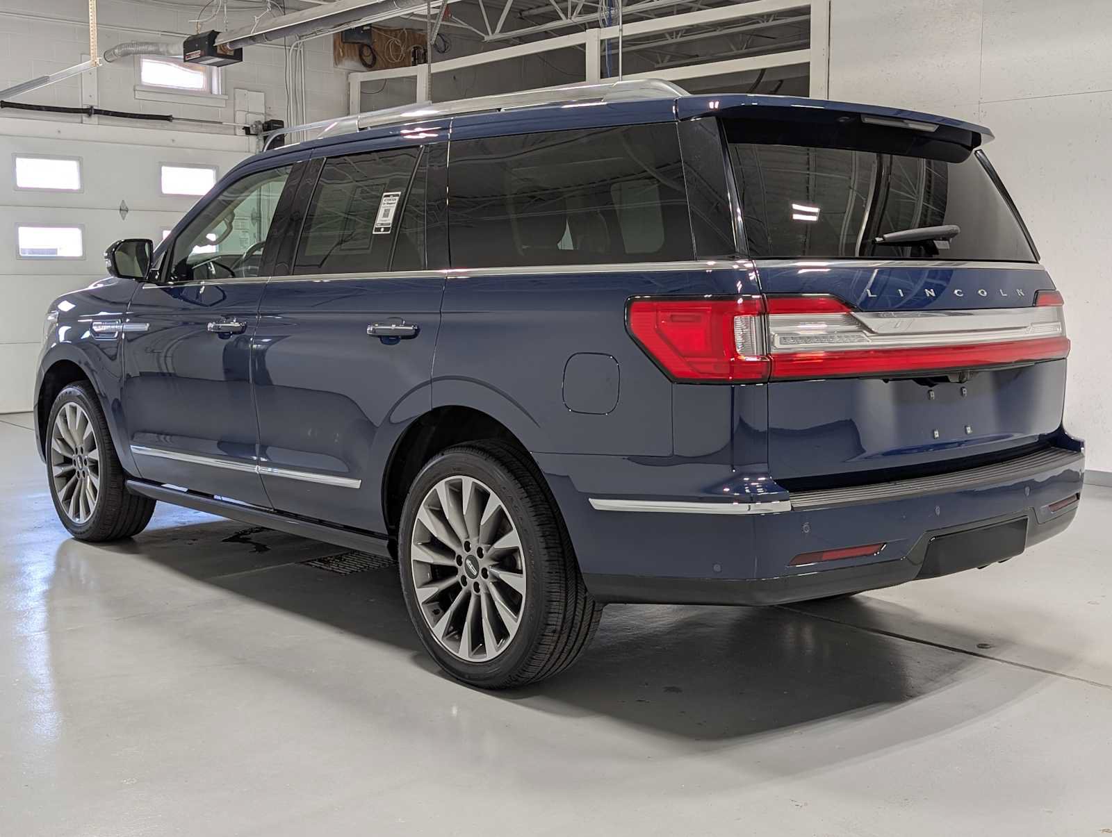 Used 2020 Lincoln Navigator Reserve w/ Luxury Package AWD/4WD image 10