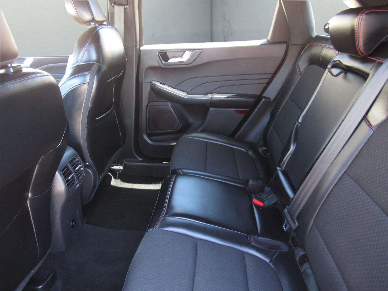 Used 2024 Ford Escape ST-Line AWD/4WD image 14