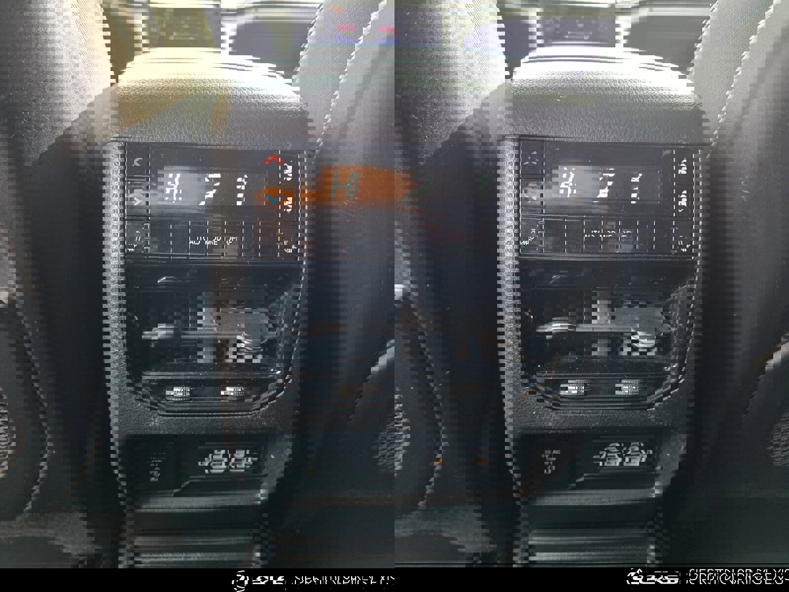 Used 2023 Jeep Grand Cherokee L Limited w/ Black Appearance Package image 27