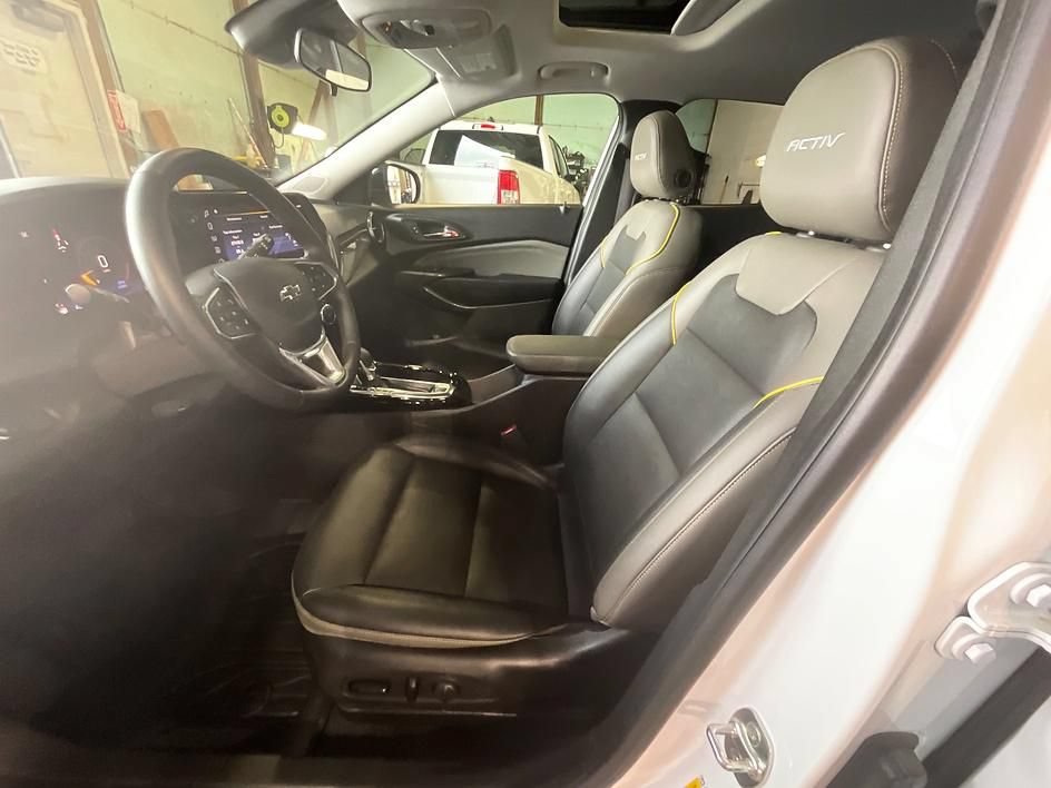 Used 2024 Chevrolet Trax ACTIV w/ Sunroof Package FWD image 22