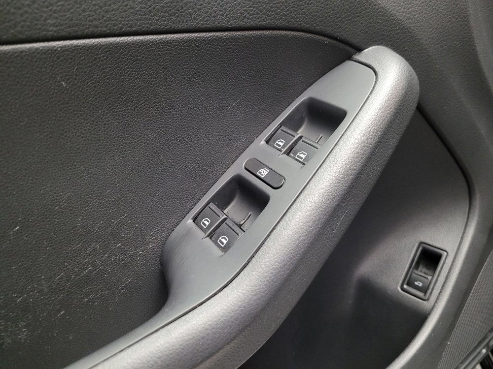 Used 2015 Volkswagen Jetta SE FWD image 27