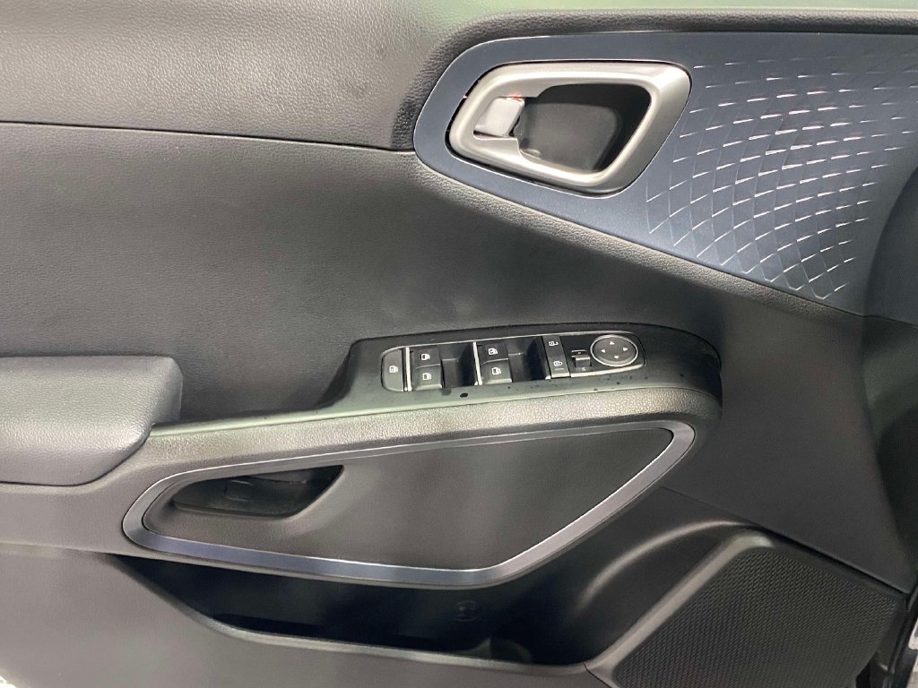 Used 2025 Kia Soul EX FWD image 19