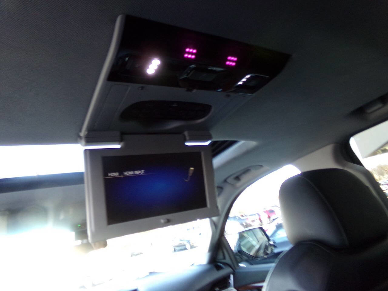 Used 2019 Cadillac Escalade ESV Luxury image 15