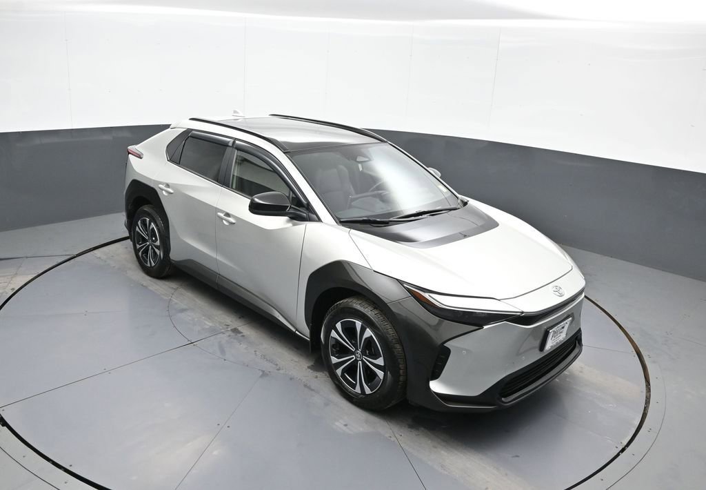 Used 2023 Toyota bZ4X XLE w/ Weather Package image 36