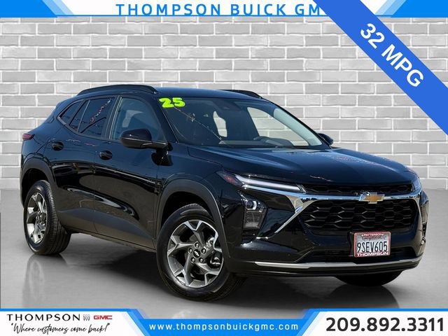 Certified 2025 Chevrolet Trax LT w/ Driver Confidence Package