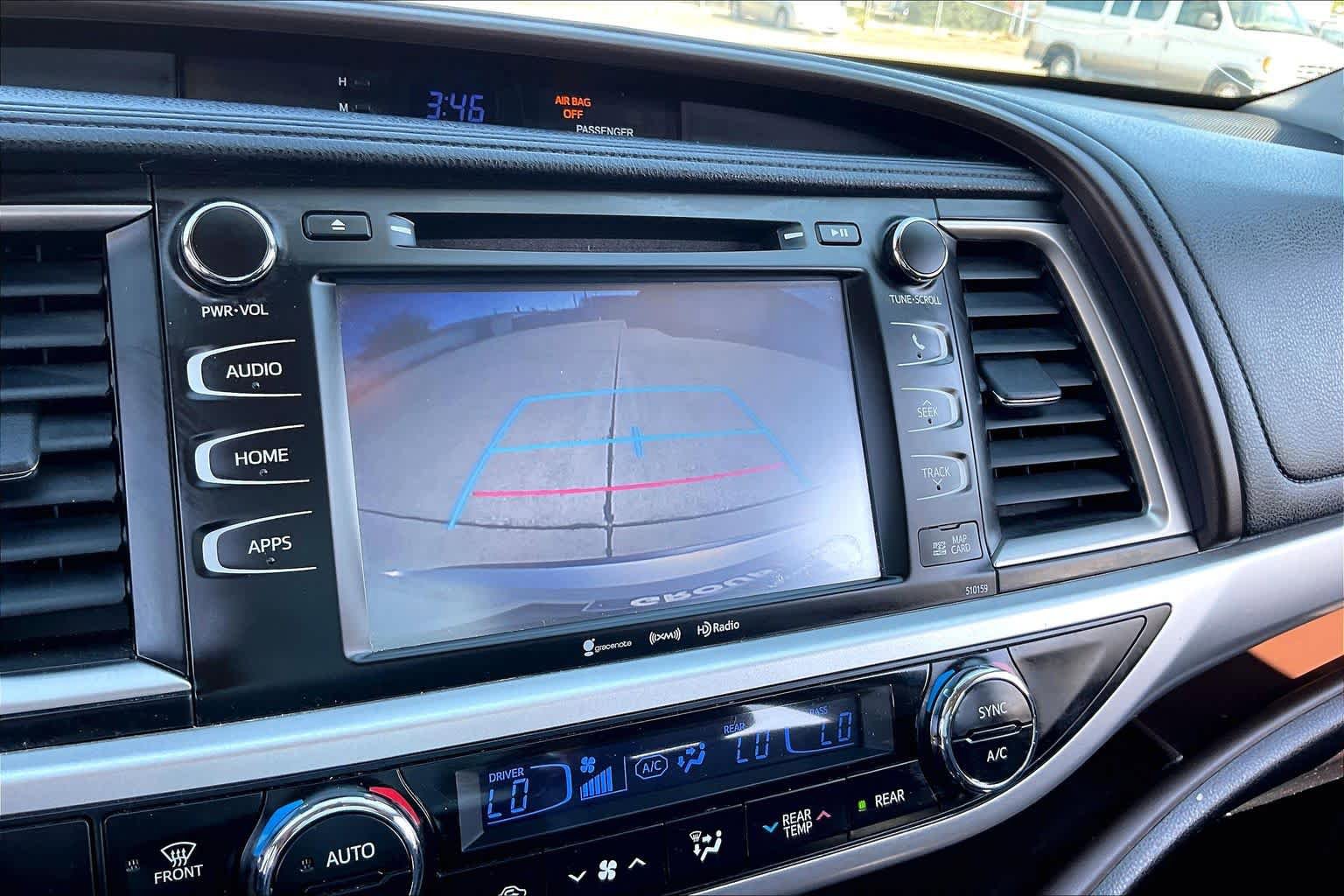 Used 2016 Toyota Highlander XLE image 24