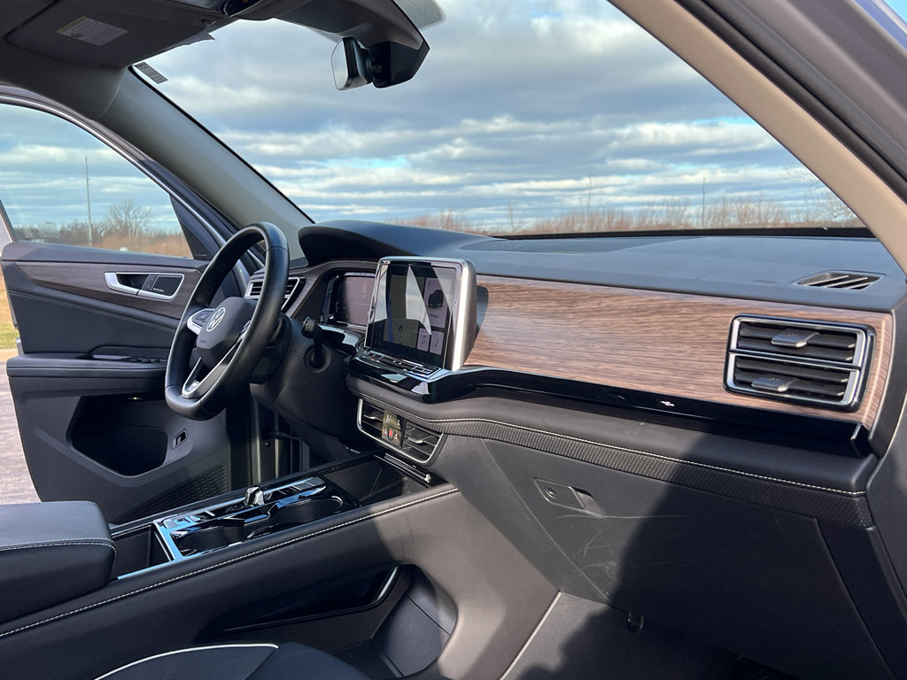 Used 2024 Volkswagen Atlas SEL Premium R-Line image 29