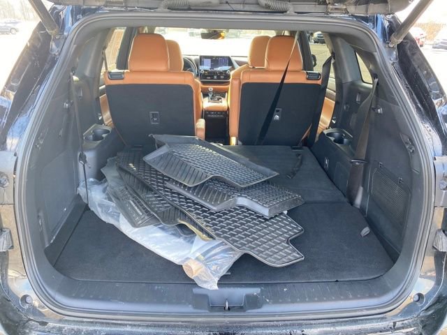 Used 2020 Toyota Highlander Platinum image 21