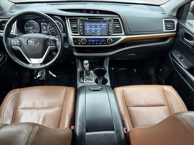 Used 2017 Toyota Highlander Limited Platinum image 25