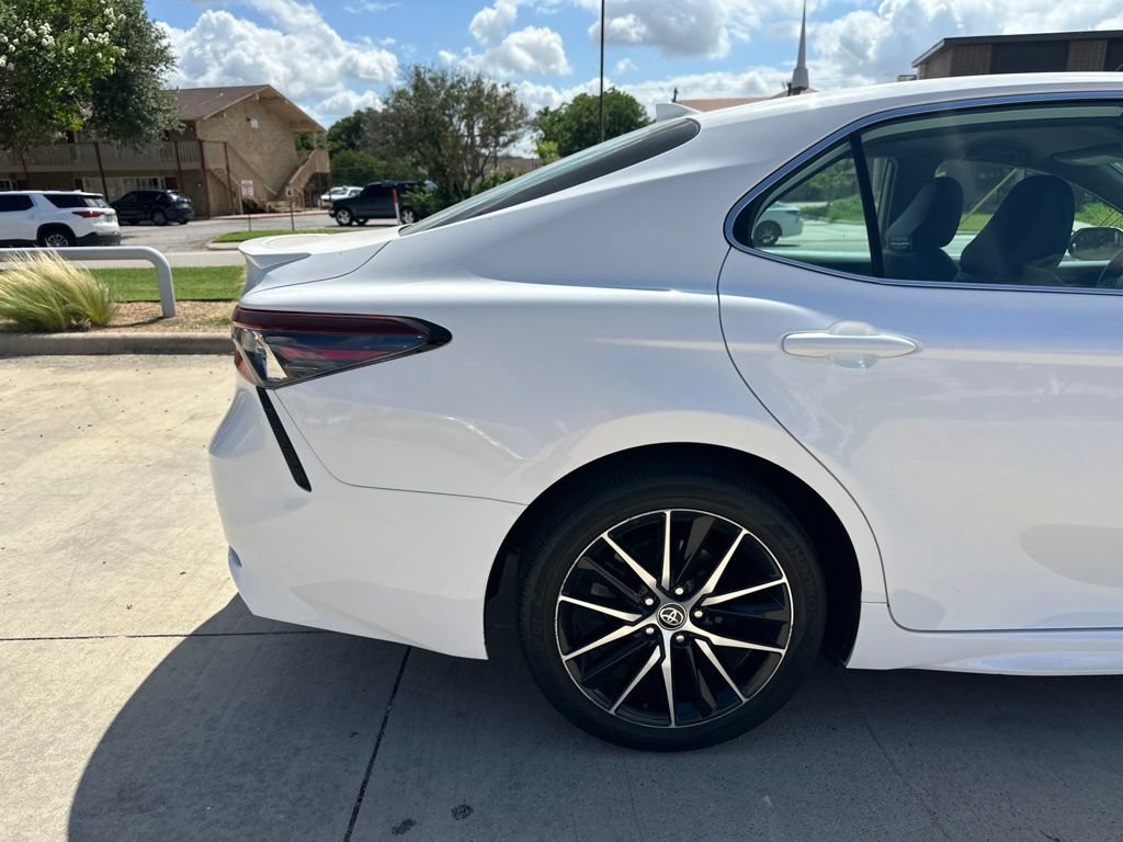 Used 2024 Toyota Camry SE FWD image 21
