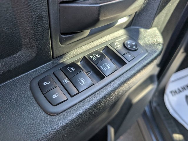 Used 2018 RAM 1500 Express AWD/4WD image 11