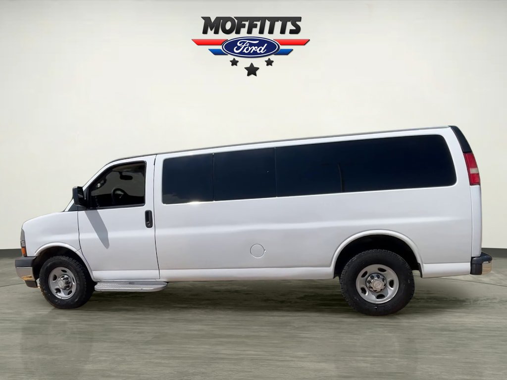 Used 2017 Chevrolet Express 3500 LT w/ LT Preferred Equipment Group RWD image 2