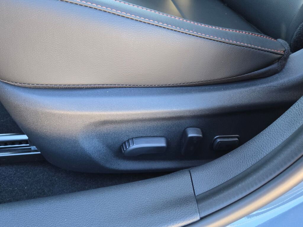 Used 2025 Nissan Sentra SR w/ SR Premium Package image 18