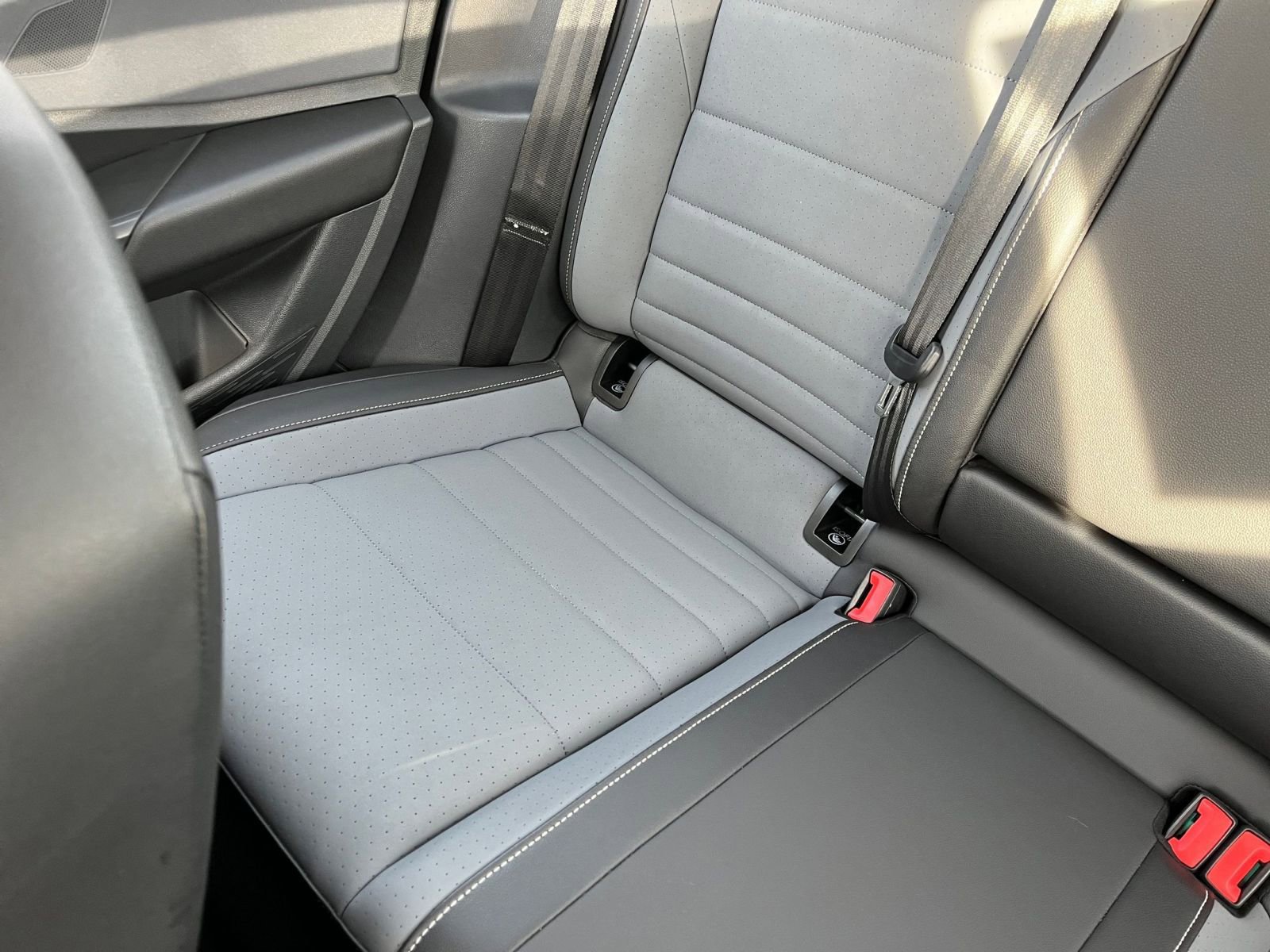 Used 2025 Volkswagen Jetta SE image 39