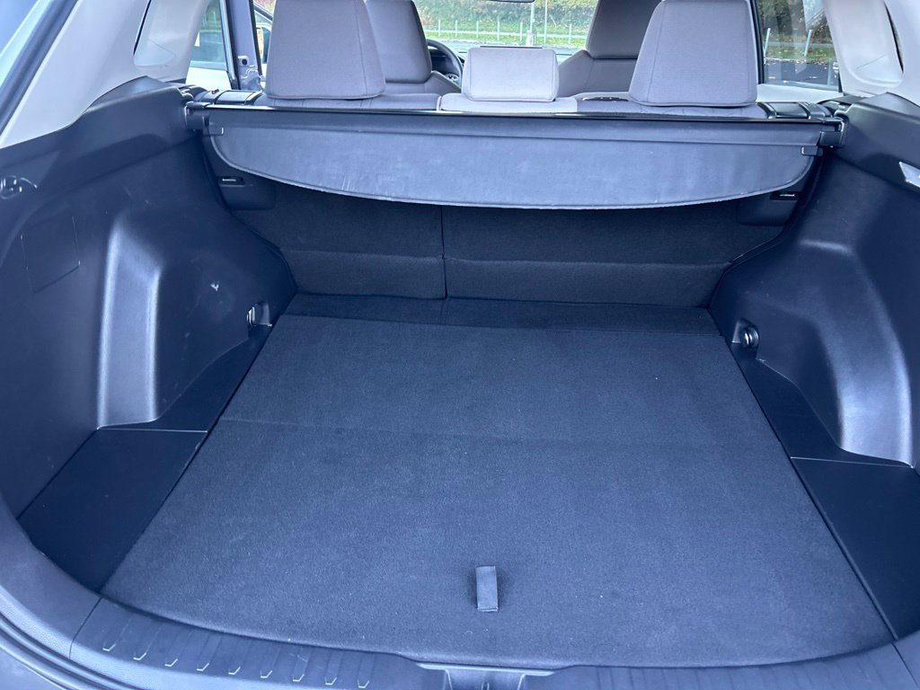 Used 2020 Toyota RAV4 XLE w/ Carpet Mat Package AWD/4WD image 26