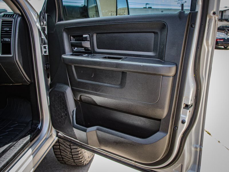 Used 2018 RAM 2500 Tradesman w/ Chrome Appearance Group AWD/4WD image 23