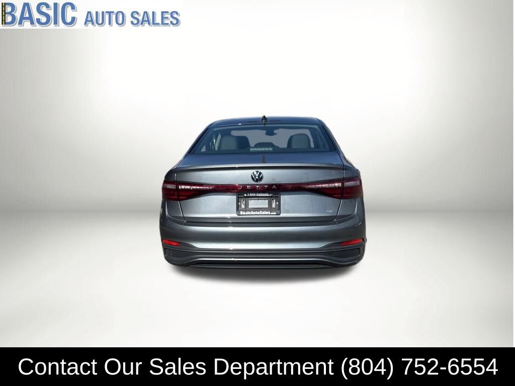 Used 2025 Volkswagen Jetta SE FWD image 9