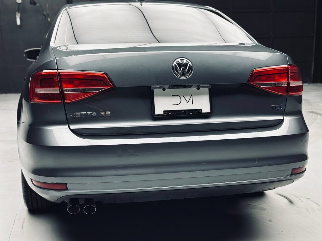 Used 2015 Volkswagen Jetta TDI SE FWD image 16