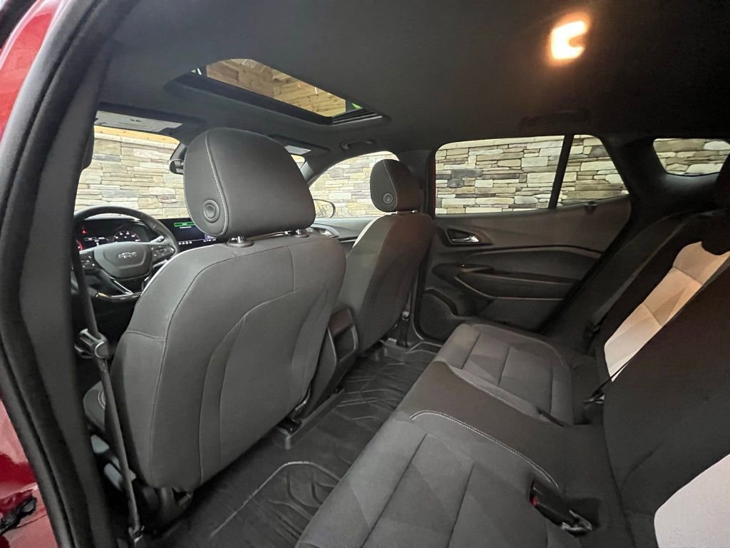 Used 2026 Chevrolet Trax RS w/ Sunroof Package image 33