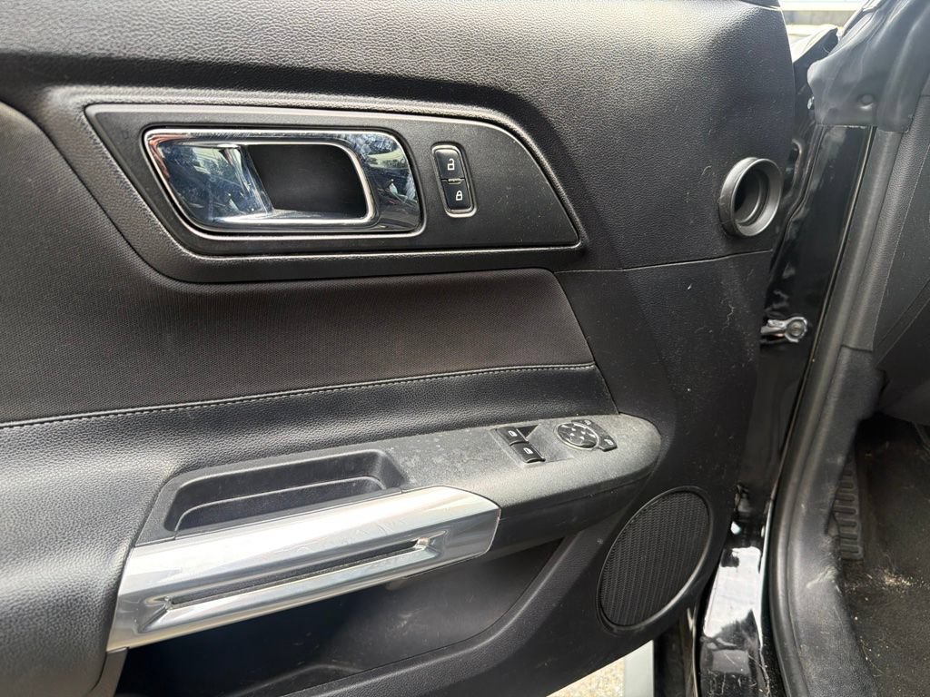 Used 2017 Ford Mustang GT RWD image 14