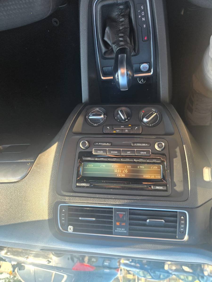 Used 2015 Volkswagen Jetta SE FWD image 44