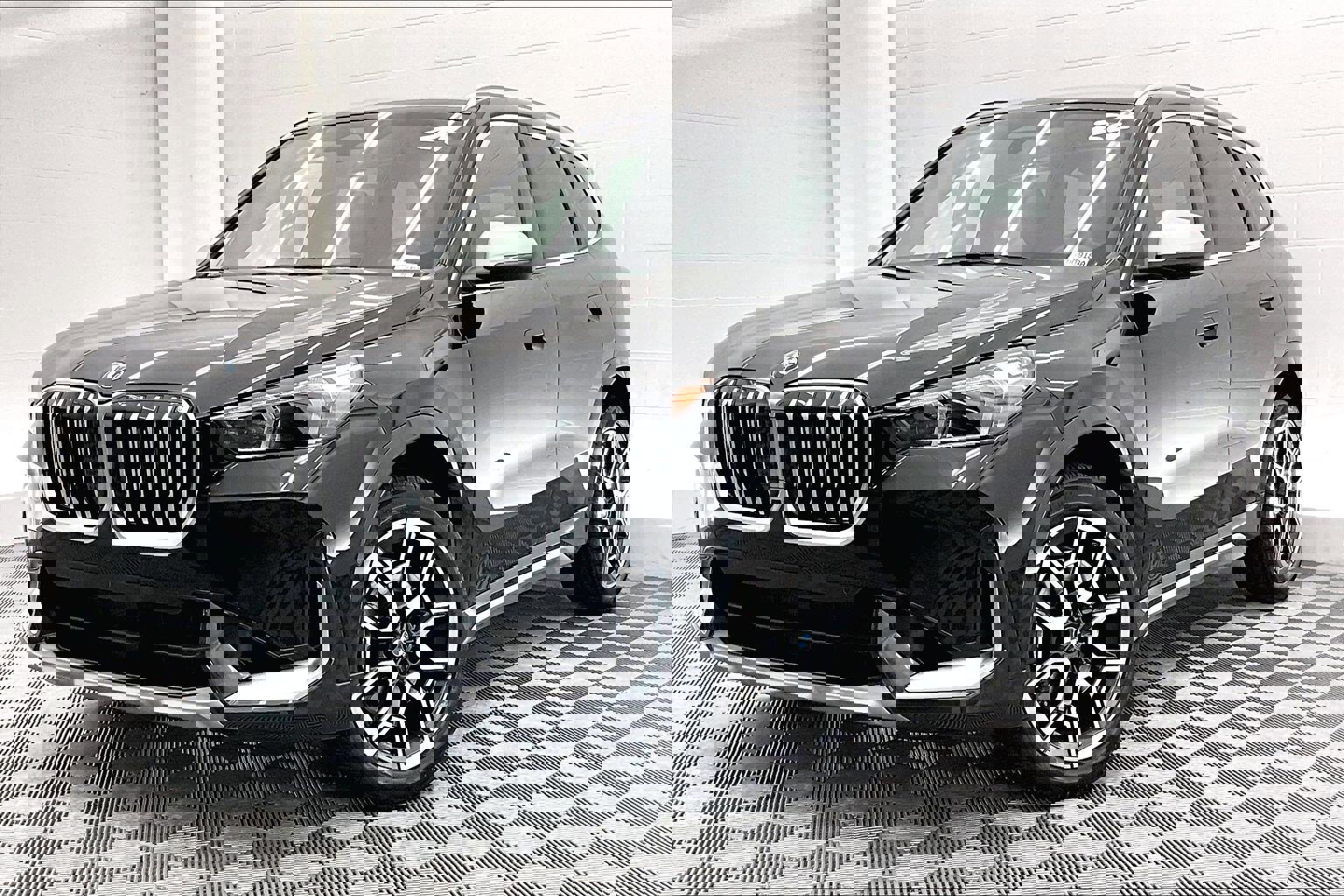 Used 2024 BMW X1 xDrive28i w/ Convenience Package image 12