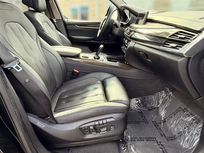 Used 2015 BMW X5 xDrive50i w/ Executive Package AWD/4WD image 15