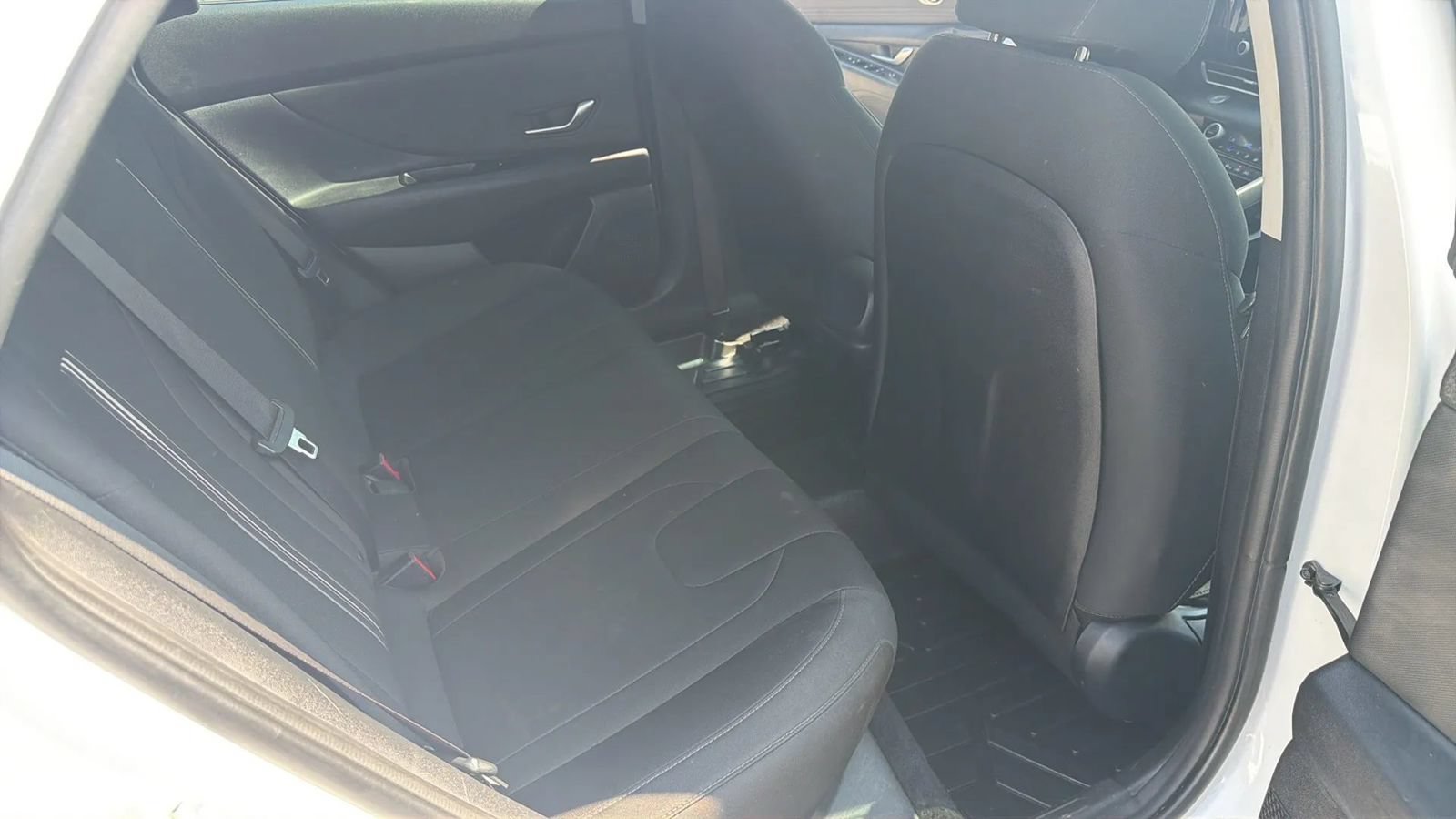 Used 2021 Hyundai Elantra SEL w/ Convenience Package FWD image 17